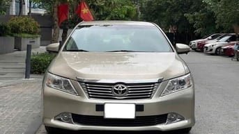 Toyota Camry 2.0E sx 2014 vàng cát siêu đẹp