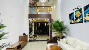 Nhà không quy hoạch đường Tân Vĩnh, Quận 4. Gần quãng trường Khánh Hội