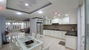 Nhà nguyên căn có hầm, full nội thất khu An Phú An Khánh, quận 2
