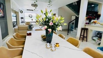 Villa mới, hiện đại, full nội thất, có thang máy, khu An Phú An Khánh