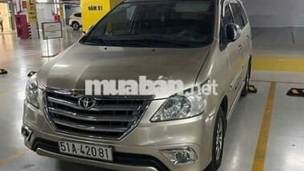 Toyota Innova 2012 2.0J - 120000 km