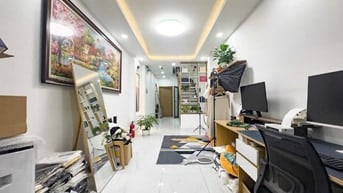 BÁN NHANH CĂN VÕ VĂN TẦN PHƯỜNG 6 QUẬN 3,DT: 48m2/3.880 Tỷ,HXH,SHR