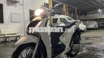 Xe vợ đi chuyển nhà chật nên cần ra đi