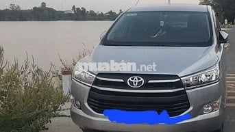 Toyota Innova 2019 - 64000 km