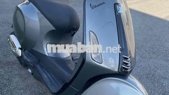 Vespa Sprint 125 cá nhân dùng màu xám xi măng