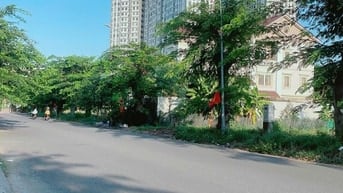 Cần bán lô đất Biệt Thự nền Q-200m2 căn góc đường 12m KDC 13E Intresco