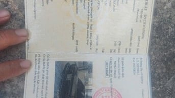 Tôi cần bán xe toyota như hình, bao rút hồ sơ
