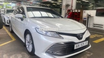 Toyota Camry 2020 2.5Q bảo hành 1 năm chính hãng