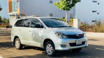 Toyota Innova 2011 G - 6789 km