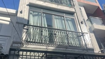 Bán nhà hẻm 68 hoàng diệu,dt:4.3x25m,P13.Q4.giá:15tỷ(2 lầu)