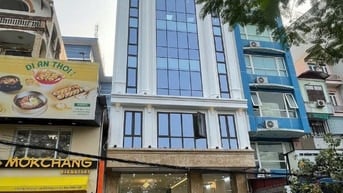 CHO THUÊ NHÀ MẶT PHỐ LÁNG HẠ VỊ TRÍ VÀNG, DIỆN TÍCH 200M, MẶT TIỀN 8M