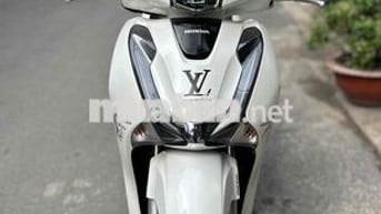 Cần bán Sh 125 2018 Bstp 9 chủ xe đẹp đi ít!