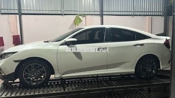 Honda Civic 2019 E 1.8 AT - 90000 km