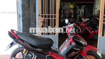 Jupiter gravita xe zin từ đầu tới đuôi