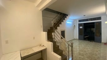 Cho thuê nhà gần chợ Phạm Văn Hai, P.3, Tân Bình, 4x9m, 1 lầu