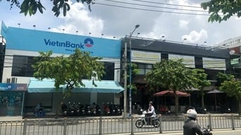 bán nhà mặt tiền đường kênh tấn hóa quận tân phú DT 12x13 cấp 4