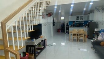 Nhà mới xây - sổ hồng công chứng trong ngày – 1T 1L 2PN – Giá: 1tỷ780t