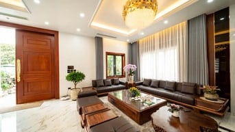 Gia đình cần bán nhà Mặt phố Ngõ Trạm giá 40 tỷ, 70mx5 tầng, KD tốt