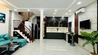 Nhà mặt tiền kinh doanh đường Bình Phú, Quận 6. Khu dân đông đúc