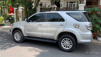 Gia đình cần bán xe Toyota Fortuner bản V full