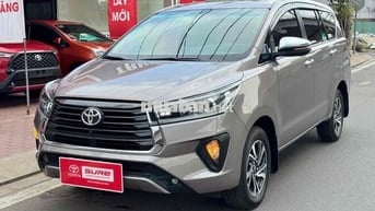 Xe gia đình Innova G tự động 2022 full phụ kiện