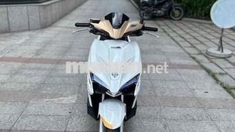 AB robot trắng bạc 2016