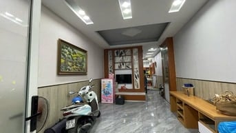 Cho thuê nhà 1 trệt 3 lầu hẻm 6m 1/ Quang Trung p10 4x15 gần cầu vượt