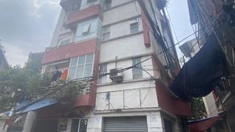 Mặt phố Hoàng Ngân lô góc mặt tiền rộng.