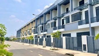 Nhà Phố Phước Đông New City - Chỉ 1.1 Tỷ cả nhà và đất, SHR