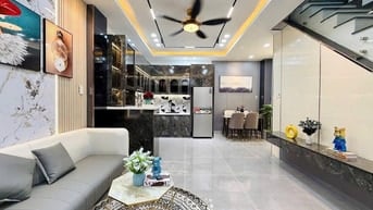 Nhà cần bán đ.Nguyễn Công Hoan PNhuận.44,1m2/2tỷ680.hẻm oto sổ riêng.