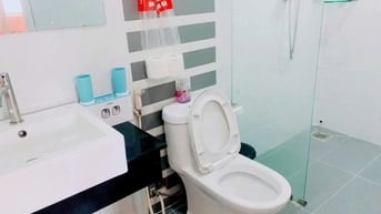 Chung cư 10A Trần Nhật Duật, Quận 1: 70m2, 2p ngủ, NT, 12tr/th