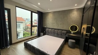NHÀ ĐẸP NGUYỄN VĂN CỪ - ĐÓN CẦU TRẦN HƯNG ĐẠO - THANG MÁY - FULL NThất