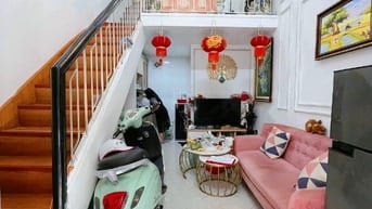 Bán nhà 25m, 4 tầng, Tôn Đức Thắng Đống Đa,  ngõ Thông Phong 