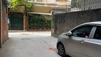 Bán nhà Võ Thị Sáu vài bước ra Hồ Quỳnh, Dt 60m2, 6t, mt 4m.