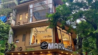 Cho thuê nhà Lô Góc 6 tầng mặt phố Nguyên Hồng, kinh doanh đỉnh 