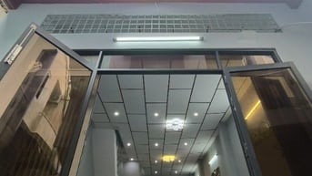 Nhà trung tâm Q11 giá chưa tới 100tr/m². 