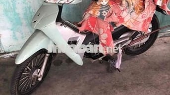 thank lý xe 50cc con gái đi