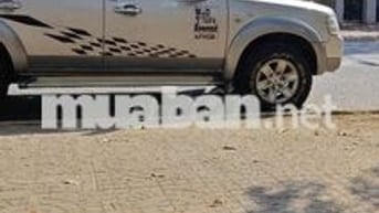 Ford Everest 2008 2.5L 4x2 MT - 180000 km