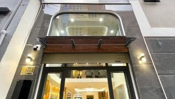 Nhà 4 x 11 đúc 1 lững 4 lầu có thang máy quang trung p11 gò vấp 