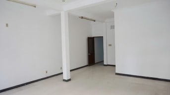 Cho thuê nhà mặt tiền rộng rãi tại trung tâm TP.HCM