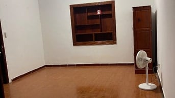 Nhà riêng nội thất cơ bản. Vào ở ngay , cách đường kim ngưu 120m.