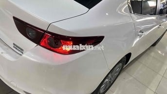 Mazda 3 Deluxe 2023, Odo 19.000km