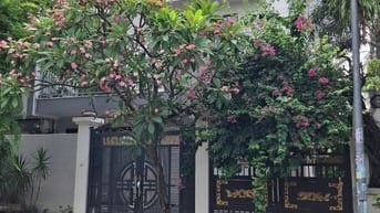 Bán nhà mặt tiền đường D17 Phước Long B quận 9 giá 26 tỷ