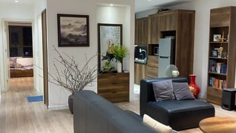 Bán nhà diện tích 62 m2, nhà xây 4,5 tầng, ngõ phố Đường Láng