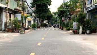 Nhà MT Cách Mạng 5.2x19m cấp 4 vị trí đẹp đường lớn tiện kinh doanh
