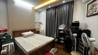 Nhà 4,5T vị trí đẹp kd online ngõ Tôn Đức Thắng ngõ 2m hai mặt thoáng