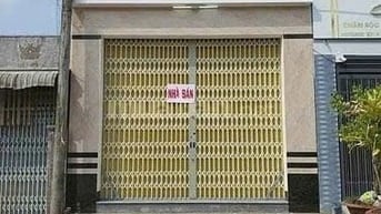 BÁN GẤP CĂN NHÀ CÂP 4 đi định cư nước ngoài giá 890tr SHR