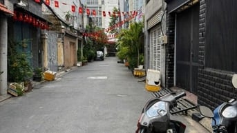 Cho thuê hẻm VIP Bạch Đằng, Sân Bay. 5x17m. Trệt 2L. Giá 18 triệu 
