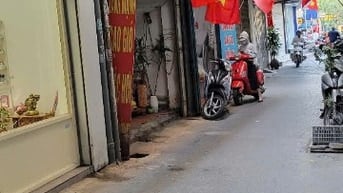 C.CHU Cho thuê nguyên căn 60m2, đầu ngõ thông , kd tấp nập