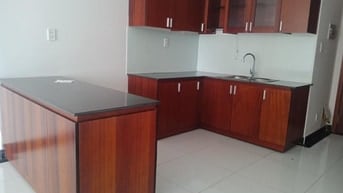 Cần bán gấp căn hộ Giai Việt Q8 , Dt 82m2, 2 phòng ngủ , 2wc, nhà rộng